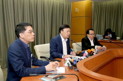 กทค. รับรองผลการประมูลคลื่น 900 MHz พร้อมมีมติให้ระยะเวลาเยียวคลื่น 900 MHz ที่หมดสัญญาสัมปทานสิ้นสุดลงเมื่อมีการออกใบอนุญาตให้กับผู้ชนะการประมูล